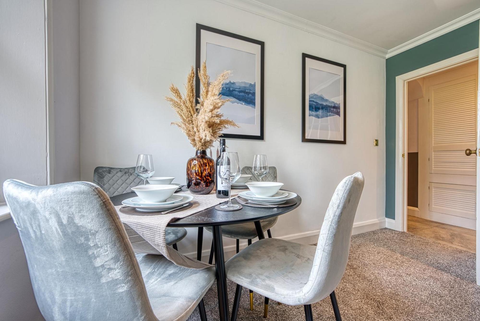 2 Bedroom Stylish Spacious Apt, Sleeps 6, Central Cheltenham, With Free Parking - By Blue Puffin Stays Eksteriør bilde