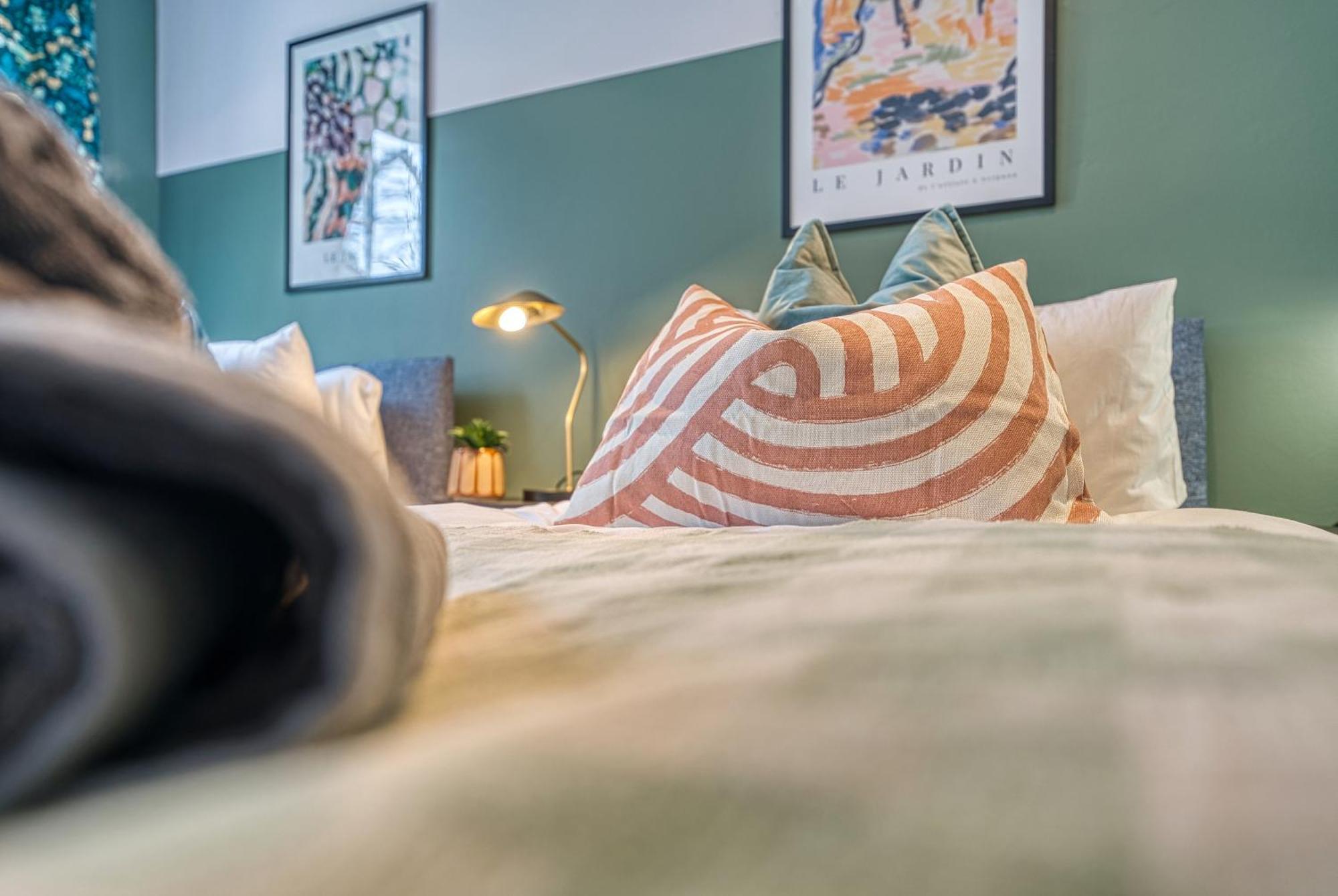 2 Bedroom Stylish Spacious Apt, Sleeps 6, Central Cheltenham, With Free Parking - By Blue Puffin Stays Eksteriør bilde