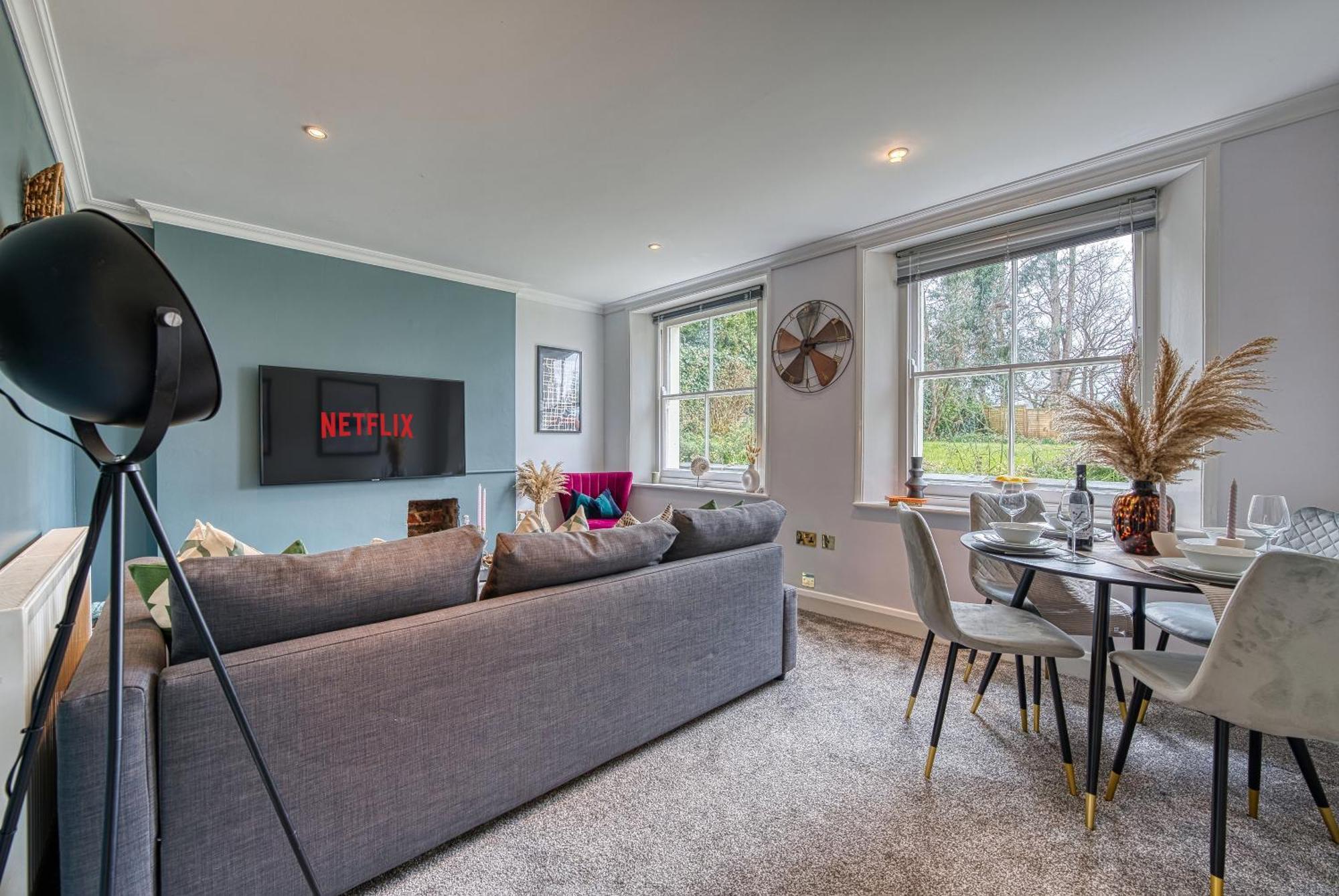 2 Bedroom Stylish Spacious Apt, Sleeps 6, Central Cheltenham, With Free Parking - By Blue Puffin Stays Eksteriør bilde